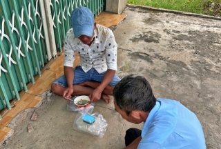 Phòng CSGT: Giúp đỡ hai chú cháu đi bộ từ TP.Hồ Chí Minh về Tây Ninh