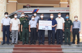 Trung tâm Y tế huyện Tân Biên tiếp nhận xe cứu thương phục vụ công tác phòng, chống dịch