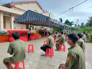 Hội LHPN xã Phước Chỉ tặng 100 phần quà cho lực lượng tuần tra nhân dân