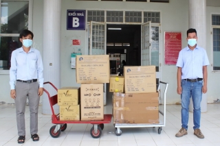 Công ty CP Môi trường Thái Tuấn: Tặng vật dụng y tế cho Bệnh viện Đa khoa tỉnh