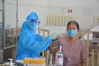 Tân Châu tiêm vaccine phòng Covid -19 đợt 6