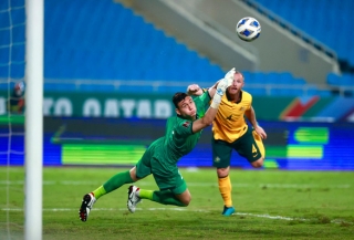 Việt Nam thua Úc 0-1 trong trận cầu gây tranh cãi