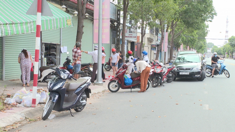 Năm học mới thiếu sách giáo khoa do giãn cách xã hội