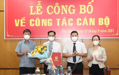 Ông Đoàn Minh Long giữ chức vụ Chánh Văn phòng UBND tỉnh