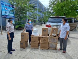 Công ty TNHH-TMDV Happy tặng thiết bị y tế cho Trung tâm Y tế huyện Tân Biên