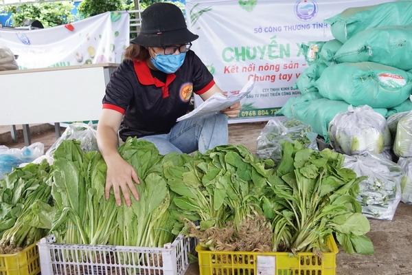 Chuyến xe an sinh: Kết nối nông sản - chia sẻ giá bình ổn, chung tay vượt qua đại dịch