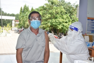 Huyện Dương Minh: Tỷ lệ tiêm vaccine phòng Covid-19 đạt khoảng 40%