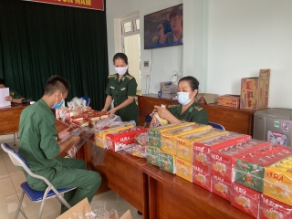 Bộ đội Biên phòng Tây Ninh: Tặng 300 phần quà Trung thu cho trẻ em biên giới