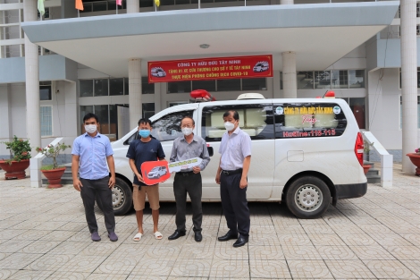 Sở Y tế: Tiếp nhận xe cứu thương phục vụ công tác phòng, chống dịch Covid-19