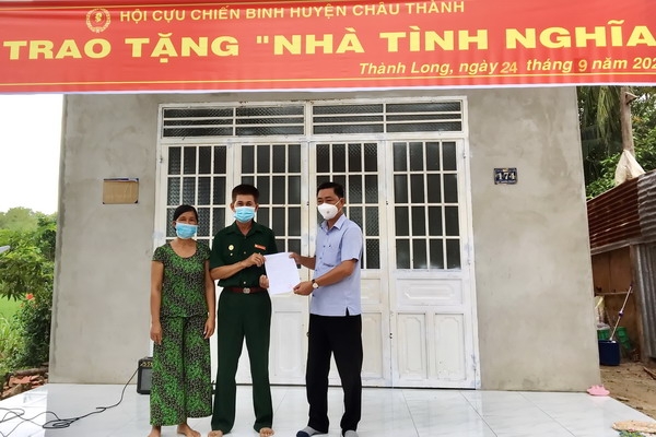 Hội CCB Châu Thành: Trao nhà tình nghĩa cho hội viên