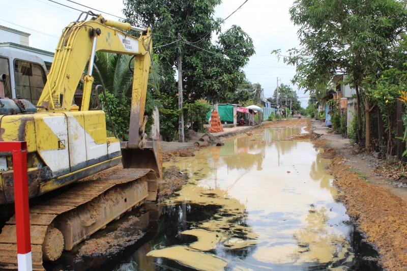 Nhiều tuyến đường thi công gây khó khăn cho người dân đi lại