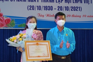 Nguyễn Thị Quỳnh Giao- Nữ cán bộ Công đoàn cơ sở tiêu biểu trong học tập và làm theo Bác