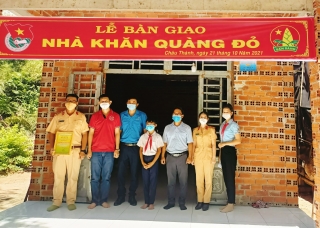 Huyện Châu Thành: Trao tặng nhà Khăn quàng đỏ cho học sinh có hoàn cảnh khó khăn