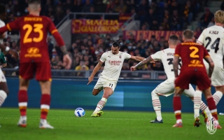 Ibrahimovic tỏa sáng giúp Milan đánh bại Roma