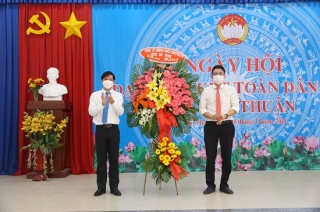 Bí thư Tỉnh ủy dự ngày hội Đại đoàn kết toàn dân tộc tại Đôn Thuận
