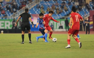 Đội tuyển bóng đá Việt Nam thua Nhật Bản 0-1