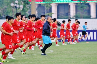 Danh sách 23 tuyển thủ Việt Nam dự trận đấu Saudi Arabia: Thanh Bình vắng mặt, bổ sung Việt Anh