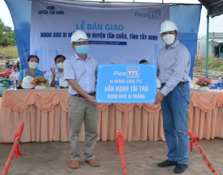 Xi măng Fico Tây Ninh: Tài trợ huyện Tân Châu 8.000 bao xi măng