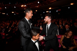 Ronaldo, Messi tiếp tục đua giải The Best của FIFA