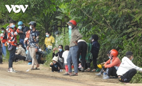 1,3 triệu người "tháo chạy" về quê: Không nên tập trung quá nhiều LĐ ở các "siêu đô thị"?