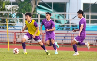 ĐT Việt Nam tập đá đối kháng, chọn đội hình đấu Campuchia
