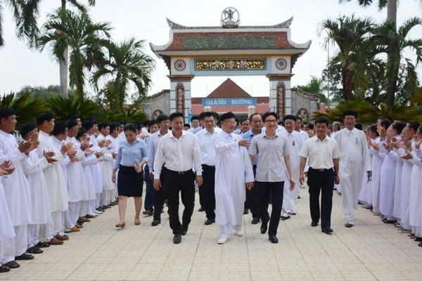 Vận dụng quan điểm của Đảng về tôn giáo trước tình hình mới
Bài 2: Tôn giáo phát triển toàn diện