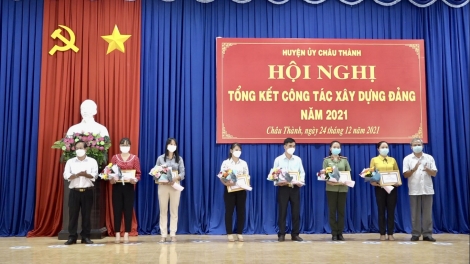 Năm 2021: Đảng bộ huyện Châu Thành phát triển đảng viên vượt chỉ tiêu 17,77%