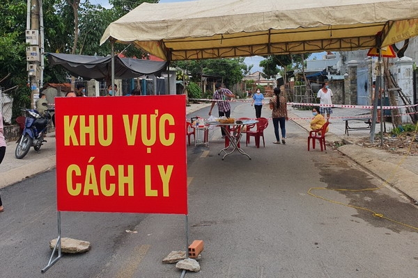 Ngày 2.1: Có 572 bệnh nhân Covid-19 xuất viện, 909 ca mắc mới