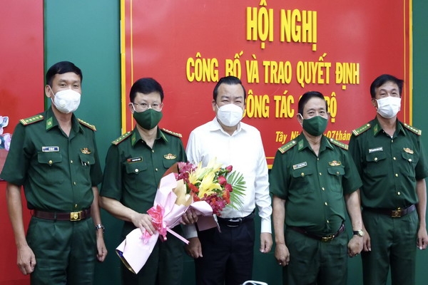 Trao quyết định bổ sung chức danh Bí thư Đảng uỷ Bộ đội Biên phòng tỉnh