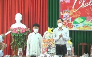 Ban Đại diện Hội thánh Cao Đài Tây Ninh: Thăm chúc tết lãnh đạo huyện Gò Dầu