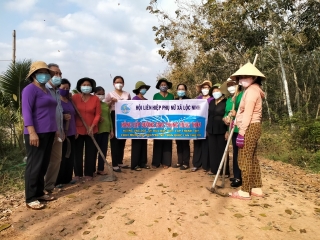 Hội LHPN xã Lộc Ninh: Nâng cấp sửa chữa đường giao thông nông thôn