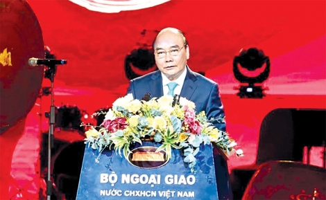 Chủ tịch Nước Nguyễn Xuân Phúc dự Chương trình nghệ thuật Xuân Quê hương 2022