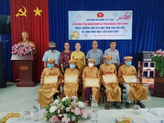 Hội đồng họ Dương Tây Ninh mừng thọ năm 2022 và vinh danh khen thưởng học sinh đậu Đại học