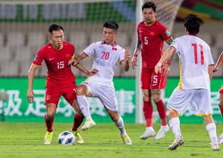 Báo Trung Quốc: 'Nền bóng đá chúng ta không bài bản bằng Việt Nam'