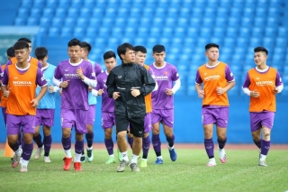 U23 Việt Nam hứng khởi tập luyện chờ đấu giải Đông Nam Á
