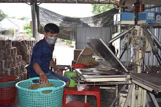 “Kỹ sư không bằng cấp” với sáng chế máy nướng bánh đa