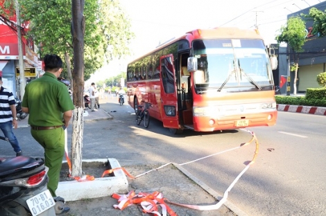 Va chạm với ô tô khách, một người tử vong