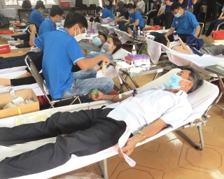Gò Dầu: Tiếp nhận được 422 đơn vị máu trong chiến dịch hiến máu tình nguyện