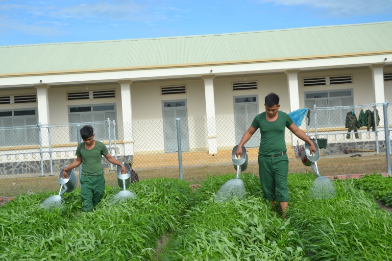 Tân binh gắn bó đơn vị ngay từ ngày đầu