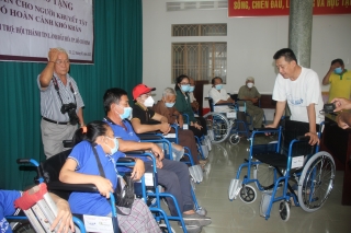 Trao tặng 80 xe lăn cho người khuyết tật tỉnh Tây Ninh