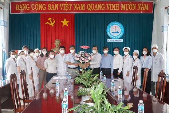 Lãnh đạo tỉnh thăm các cơ sở y tế