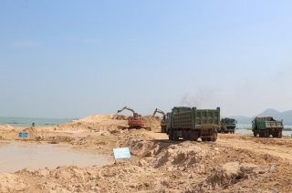Xung quanh “tin đồn” về khai thác cát trái phép trong hồ Dầu Tiếng