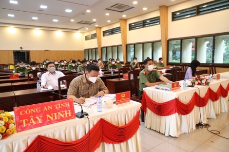 Hội thảo khoa học Luận cứ khoa học và thực tiễn xây dựng Luật Lực lượng tham gia bảo vệ an ninh, trật tự ở cơ sở