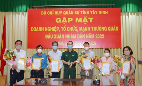 Gặp mặt các doanh nghiệp, tổ chức, mạnh thường quân