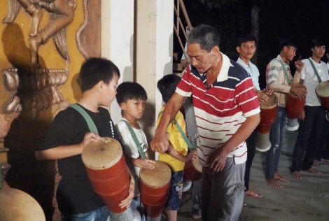 MS 17: Nghệ thuật múa trống Chhay-dăm