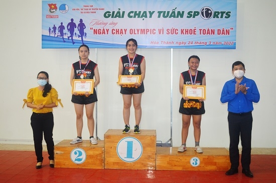 Hòa Thành: Tổ chức giải chạy Việt dã hưởng ứng Ngày chạy Olympic vì sức khỏe toàn dân