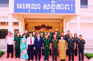 Ban Chỉ đạo 515 tỉnh Tây Ninh: Thăm, chúc tết tại Campuchia