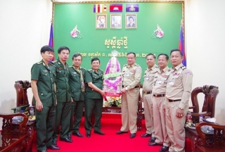 BĐBP tỉnh Tây Ninh chúc Tết lực lượng vũ trang Campuchia