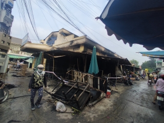 Cháy lớn thiêu rụi nhiều ki-ốt tại chợ Lộc Hưng, thị xã Trảng Bàng