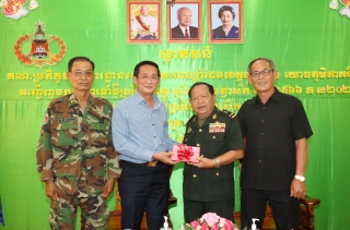 Chúc tết lực lượng vũ trang tỉnh Svay Rieng